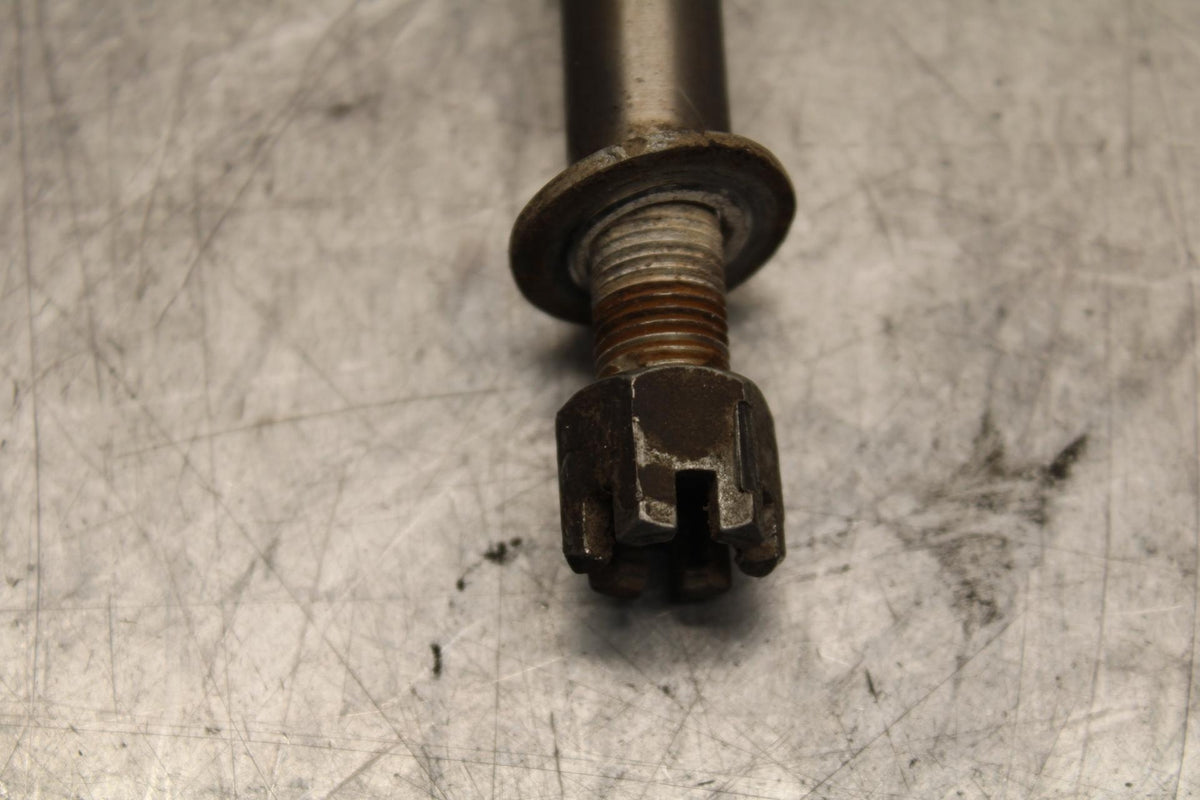 75 SUZUKI GT 550 FRONT WHEEL RIM AXLE PIVOT BOLT BB67