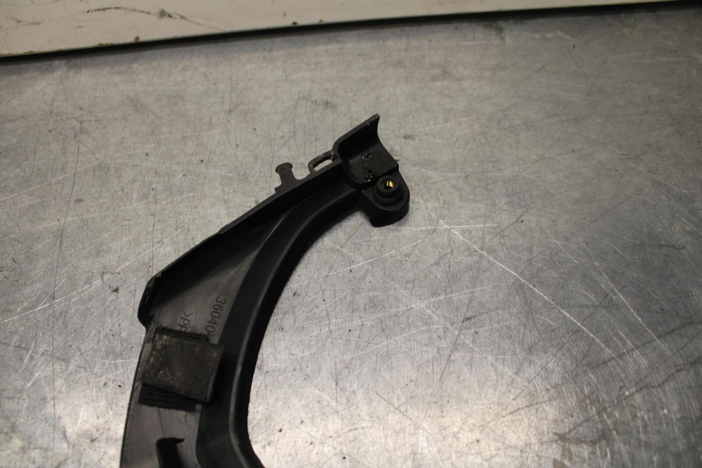 08-12 KAWASAKI NINJA 250R EX250J REAR TAILLIGHT BRAKE LIGHT TRIM BB612