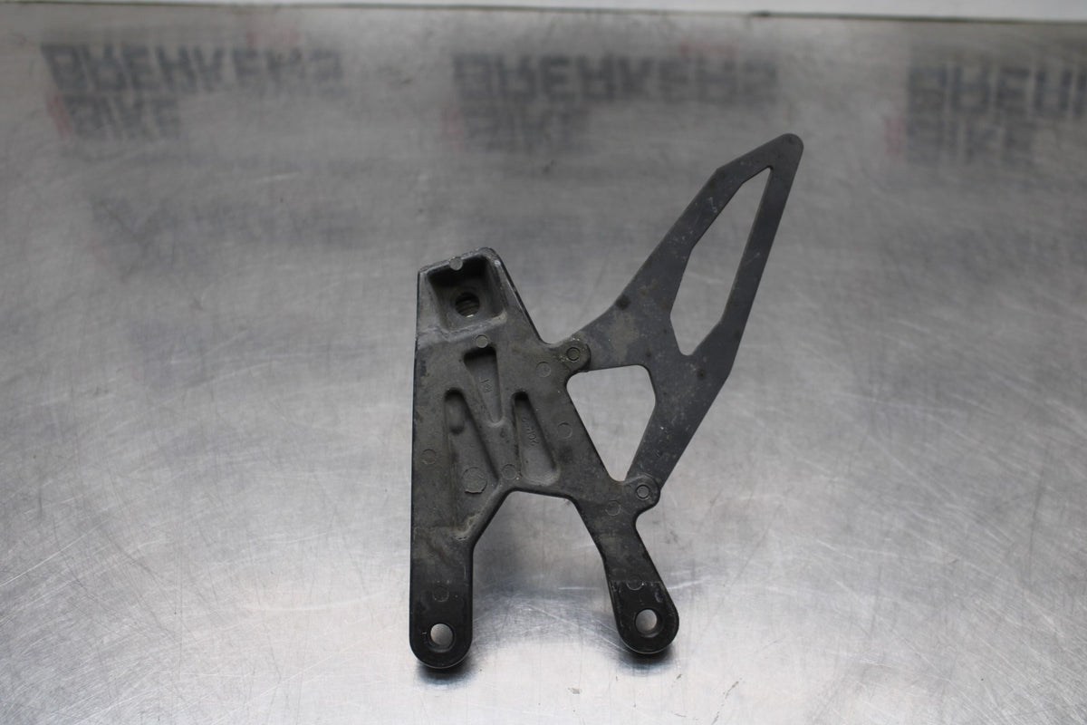 18 YAMAHA YZF R1  LEFT REARSET REAR SET DRIVER FOOT PEG REST STOP BB838