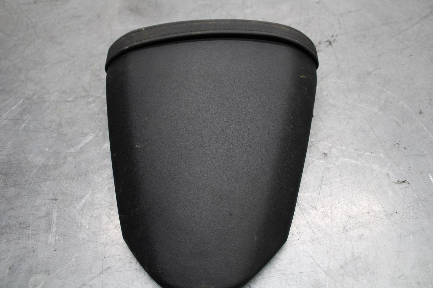 2009 Kawasaki Ninja ZX6R ZX600R REAR BACK PASSENGER TANDEM SEAT PAD SADDLE BB548