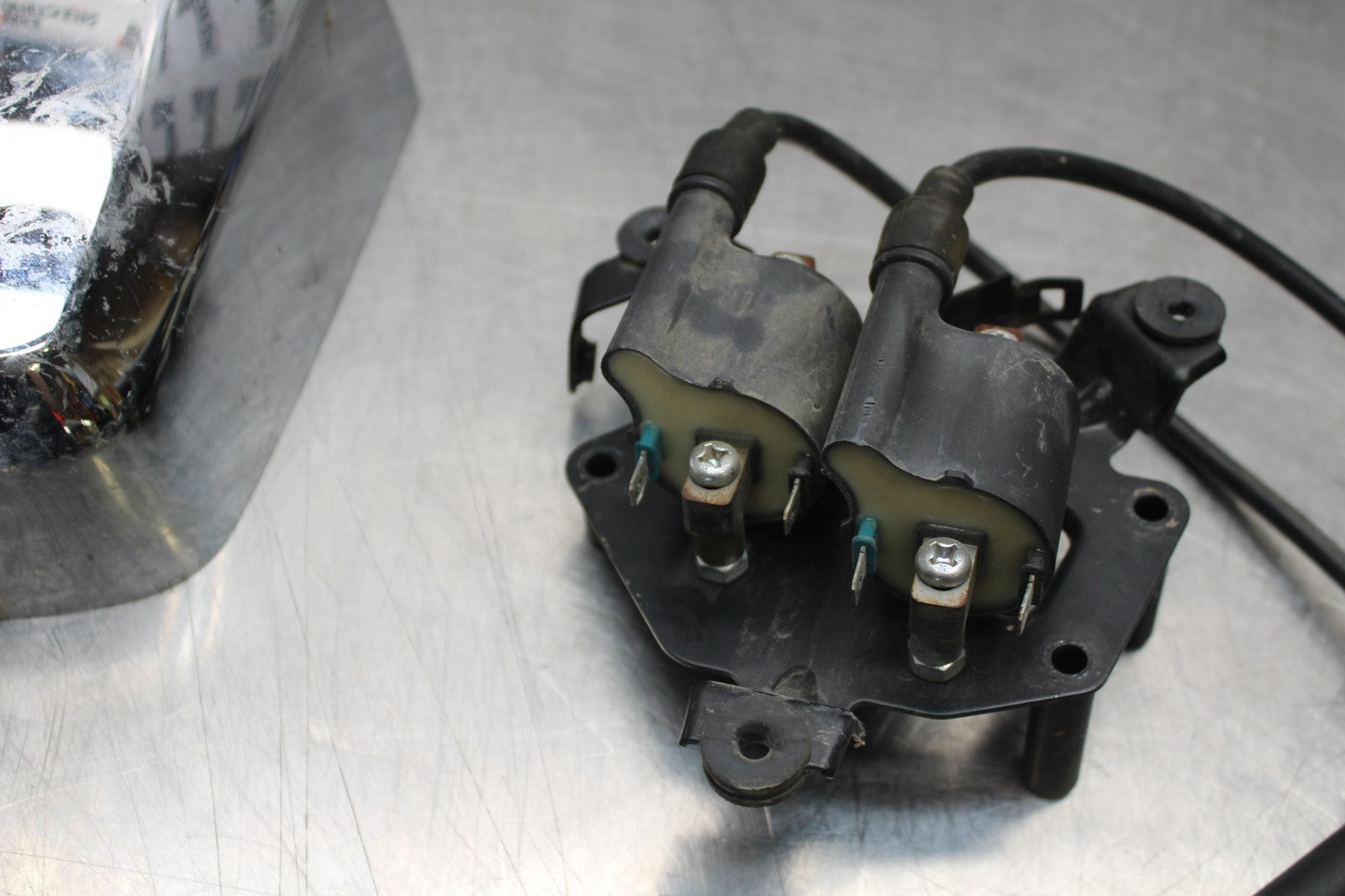 08 KAWASAKI VULCAN 900 IGNITION COILS & COVER BB184