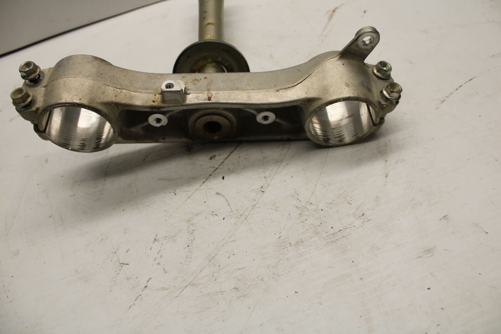 08-09 SUZUKI GSXR600 FRONT FORKS CLAMP LOWER TRIPLE TREE STEM 51410-01H10 BB250