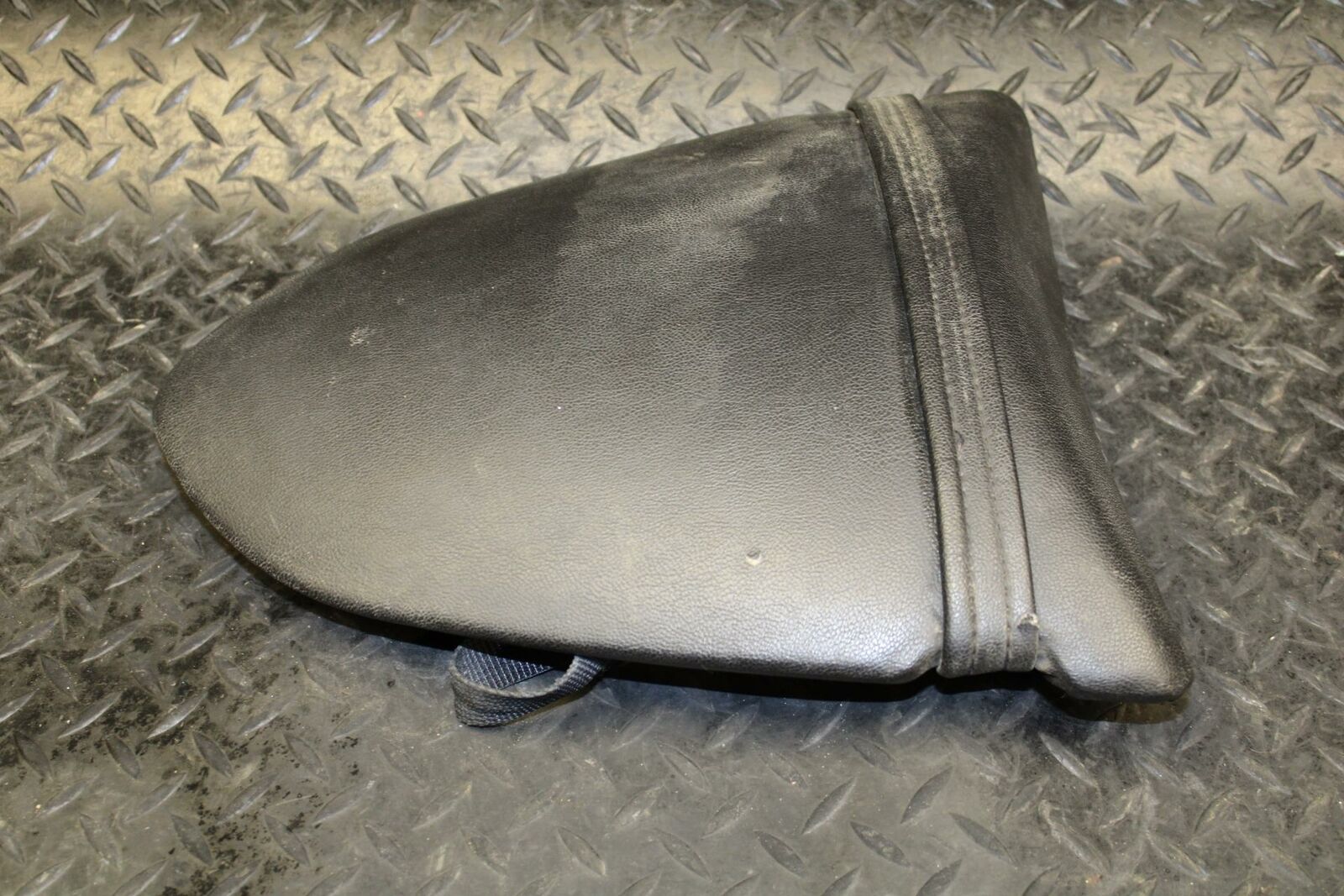 06-07 KAWASAKI NINJA ZX10R REAR BACK PASSENGER TANDEM SEAT PAD SADDLE BB186