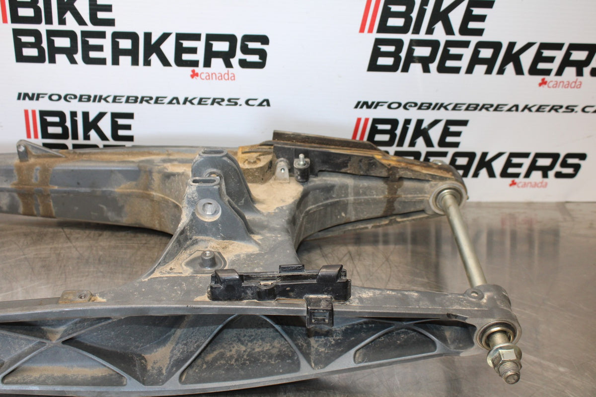 17-22 KTM 390 DUKE REAR SWINGARM BACK SUSPENSION SWING ARM BB180