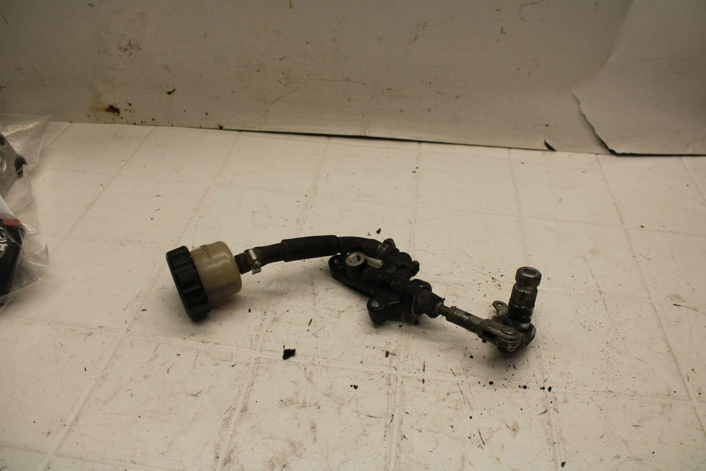 86-89 YAMAHA FJ1200 REAR BACK BRAKE MASTER CYLINDER W RESERVOIR BB11