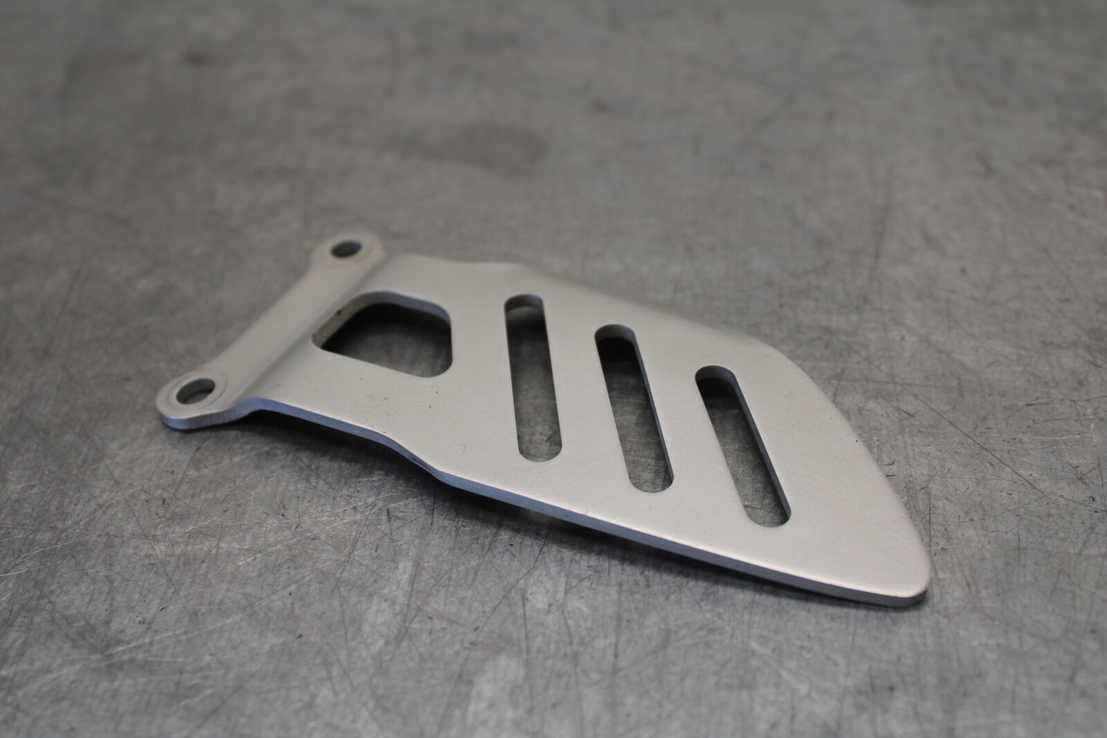 06-07 SUZUKI GSXR 600 LEFT REARSET REAR SET HEEL GUARD COVER  BB694