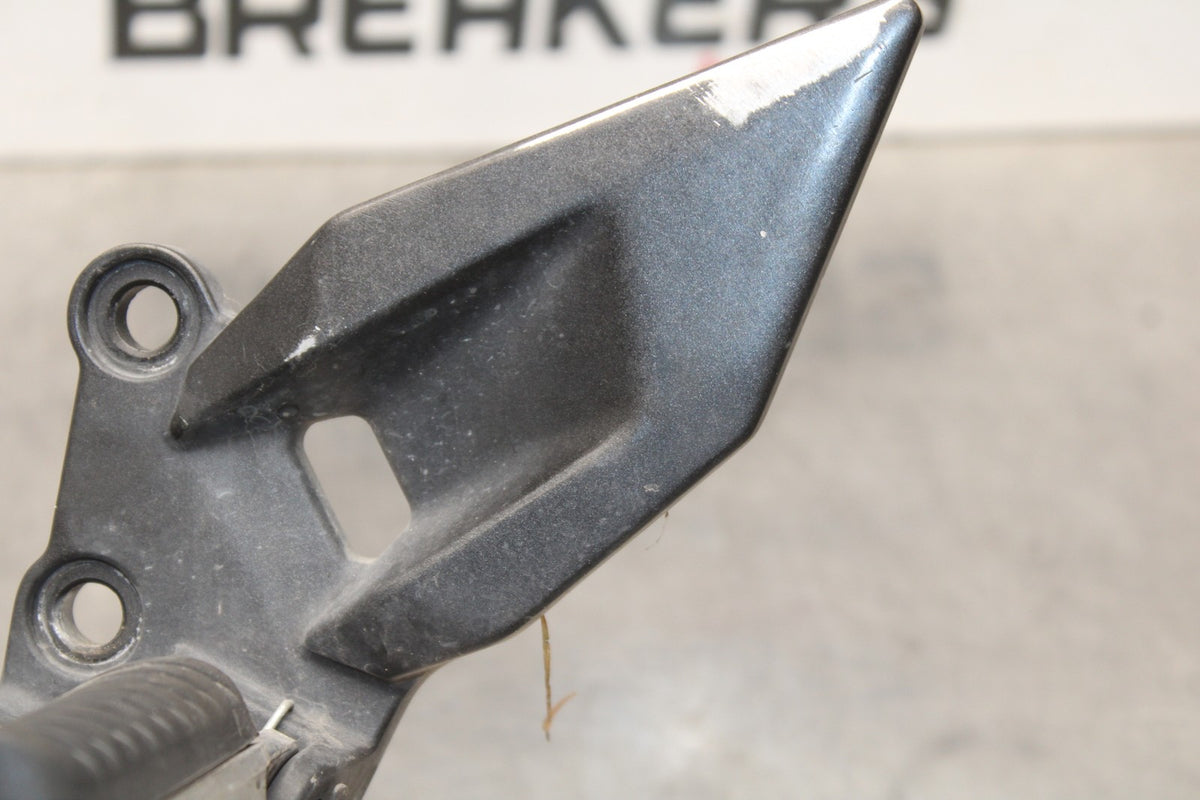 09 KAWASAKI NINJA 250R LEFT REARSET REAR SET DRIVER FOOT PEG REST STOP BB824