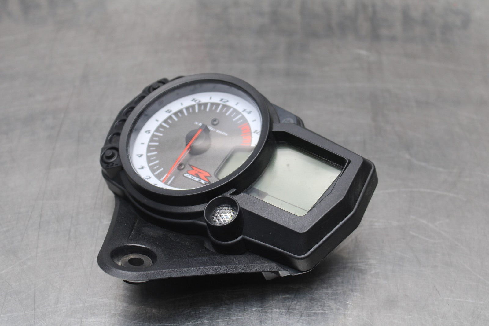 08-10 SUZUKI GSXR 600 SPEEDO GAUGES DISPLAY CLUSTER SPEEDOMETER TACHOMETER BB202