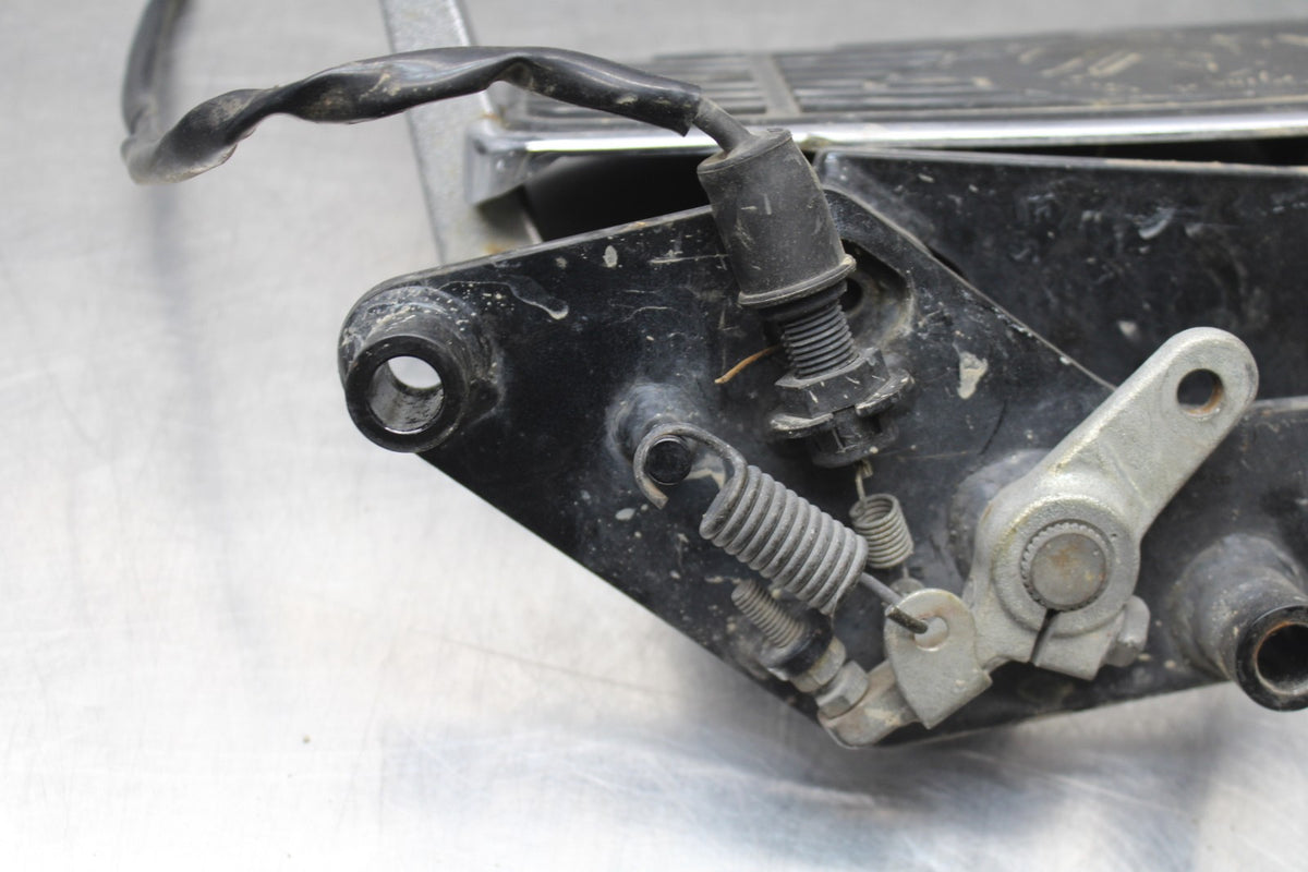 02 KAWASAKI VULCAN 800 VN800B CLASSIC RIGHT FRONT FOOT REST STEP BB862