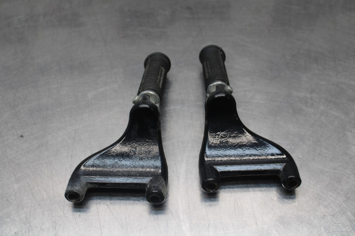 09 HARLEY-DAVIDSON SPORTSTER 1200 CUSTOM XL1200C REAR PASSENGER FOOT PEGS BB776