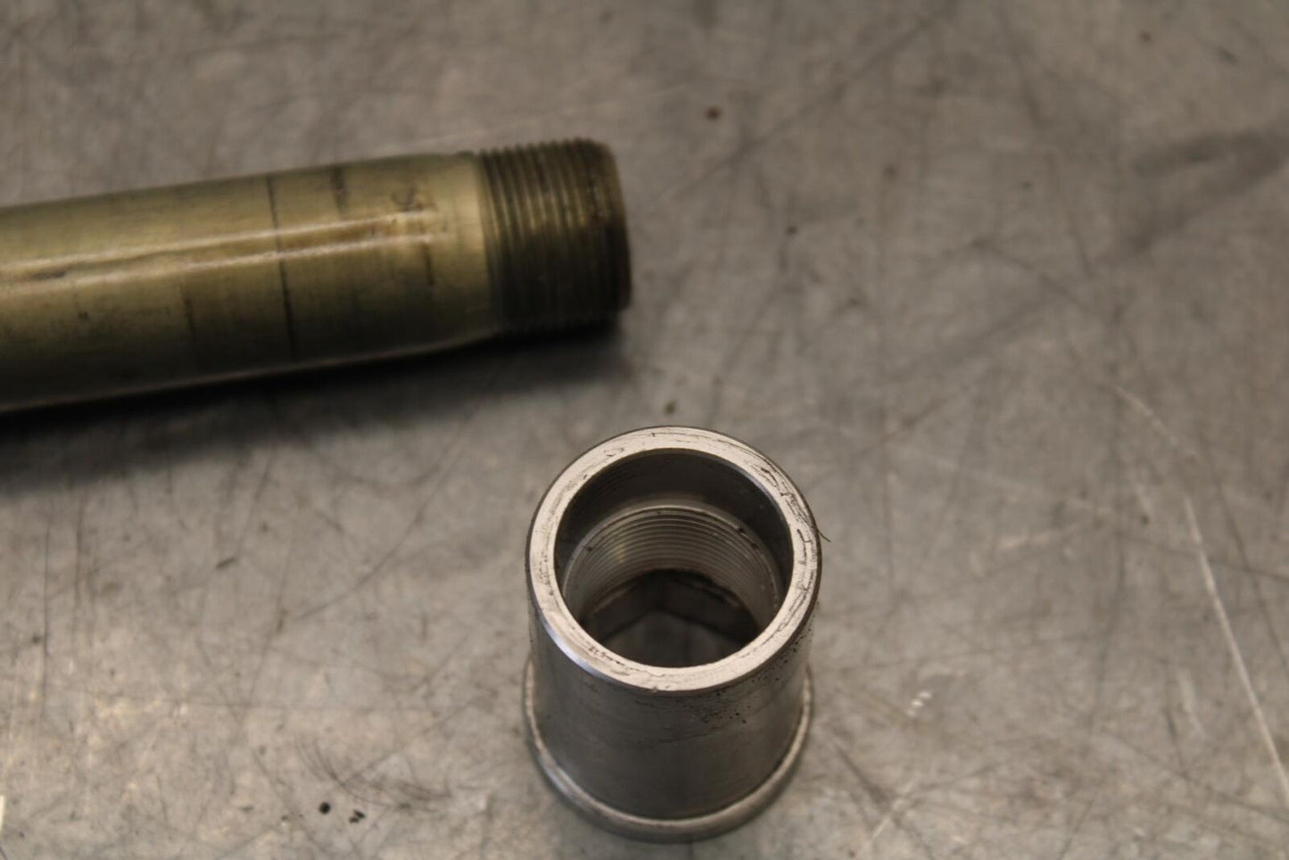 2011 Kawasaki Ninja ZX10R ZX1000K ABS FRONT WHEEL RIM AXLE   BB555