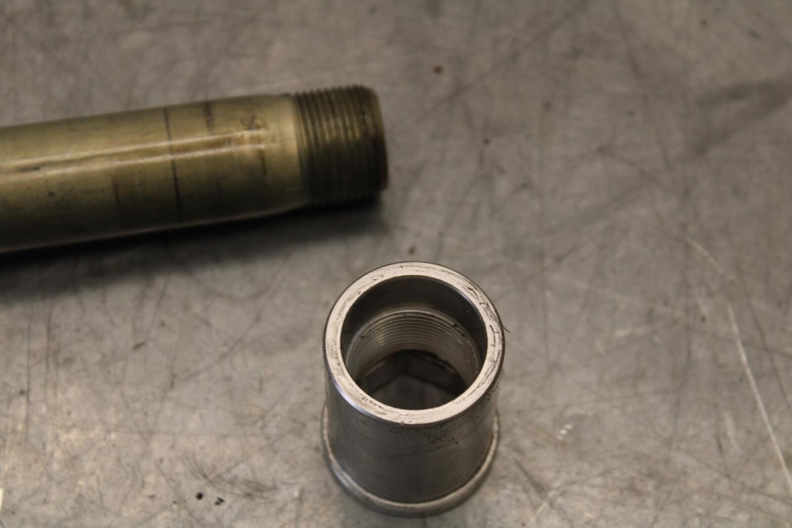 2011 Kawasaki Ninja ZX10R ZX1000K ABS FRONT WHEEL RIM AXLE   BB555