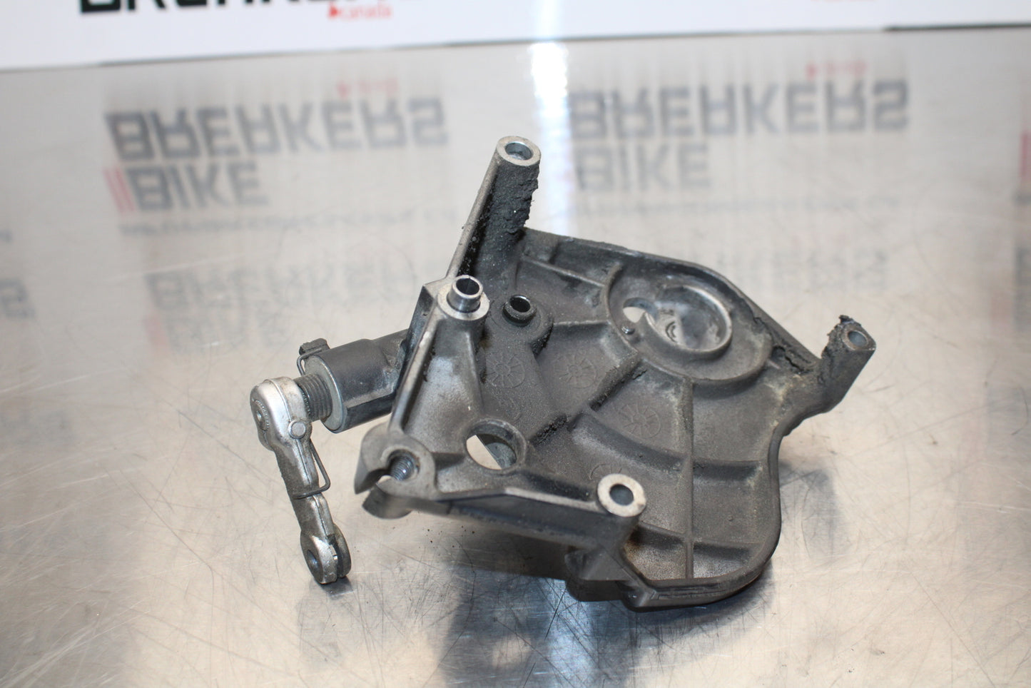 11 SUZUKI GSXR1000 ENGINE SPROCKET COVER BB142