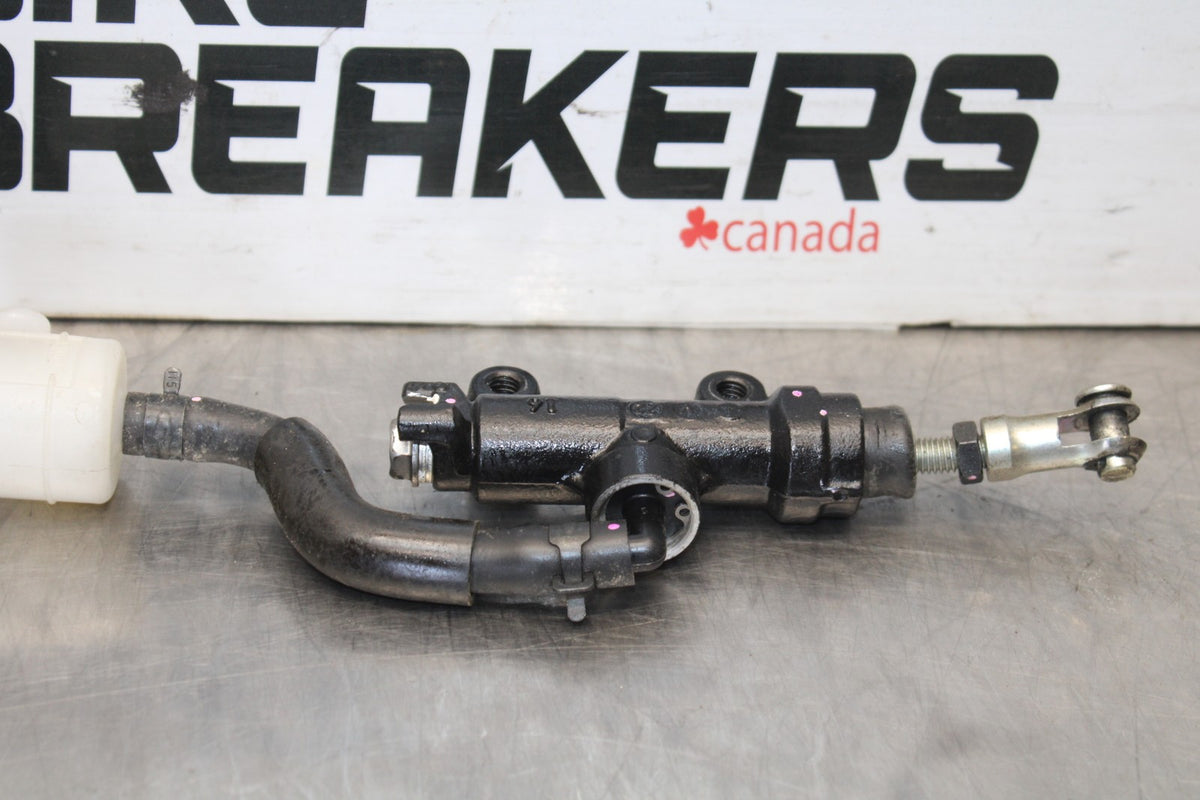 23-26 KAWASAKI NINJA ZX4RR REAR BACK BRAKE MASTER CYLINDER W RESERVOIR BB898
