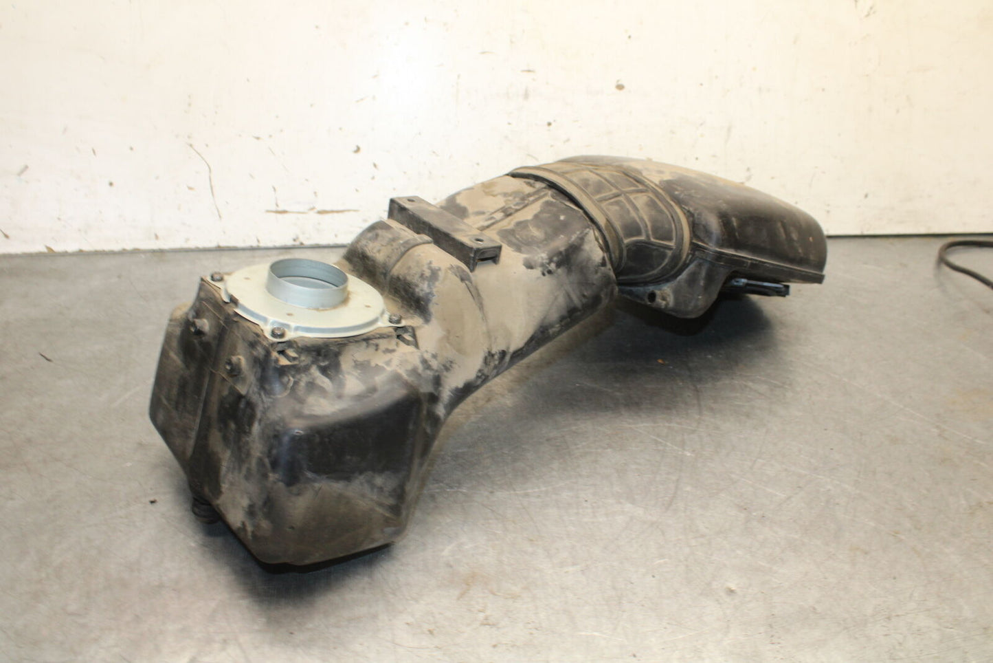 85-86 SUZUKI MADURA 1200 AIRBOX AIR INTAKE FILTER BOX  BB691