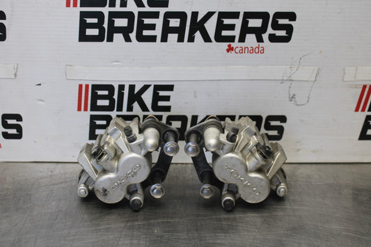 08 KAWASAKI VULCAN 1600 VN1600D NOMAD RIGHT LEFT FRONT BRAKE CALIPER SET BB904