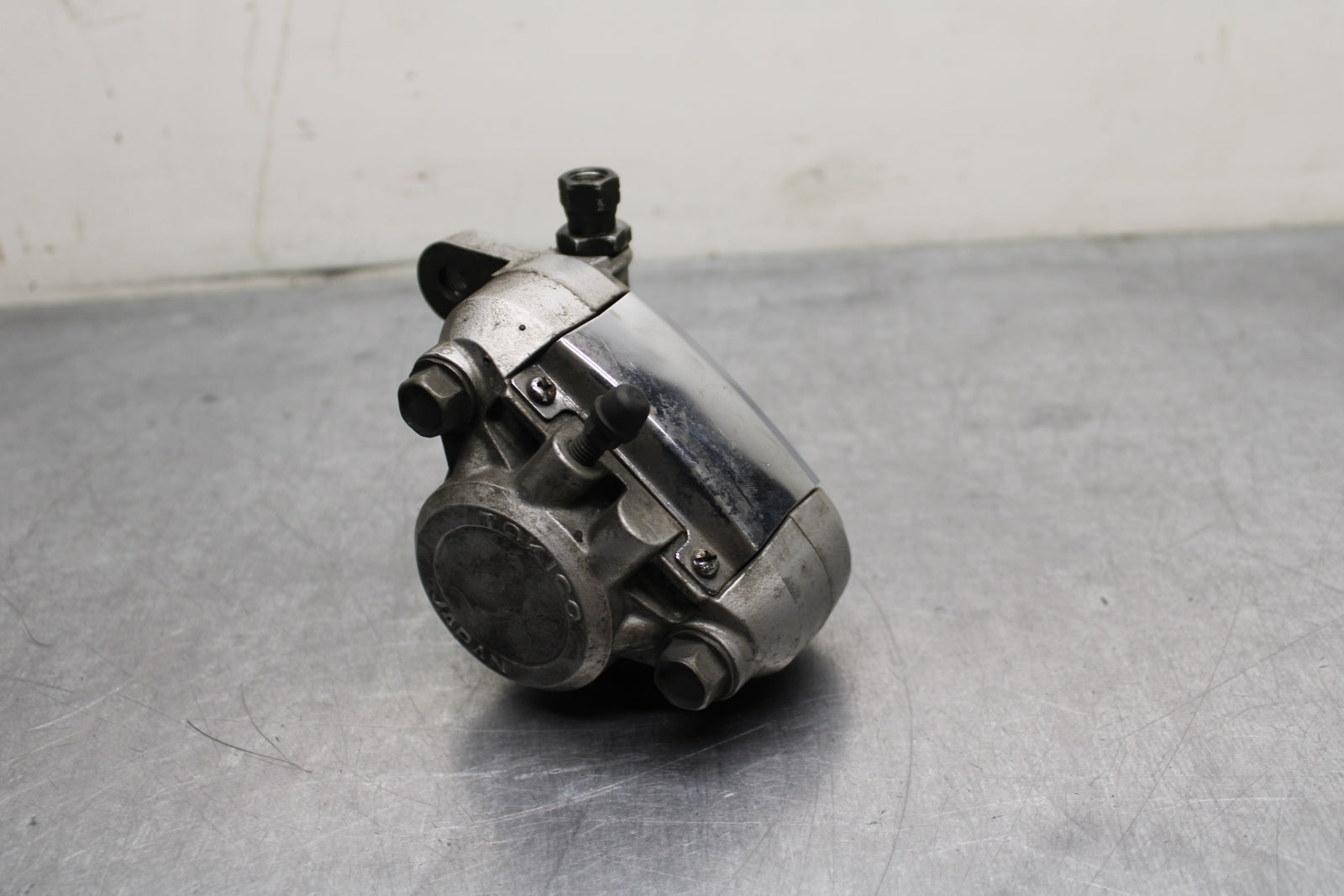 00 SUZUKI INTRUDER 1500 VL1500 RIGHT FRONT BRAKE CALIPER BB761