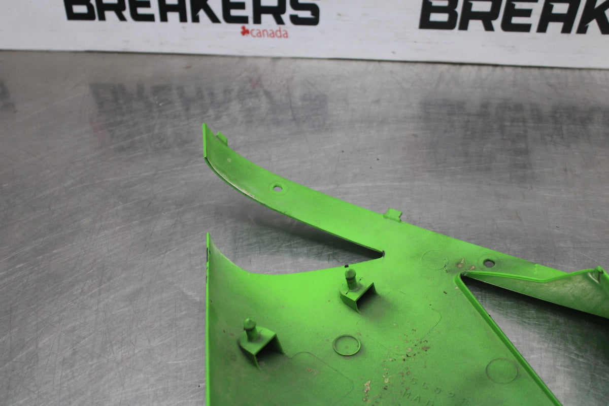 04-05 KAWASAKI NINJA ZX10R RIGHT MID UPPER SIDE FAIRING COWL PLASTIC BB931