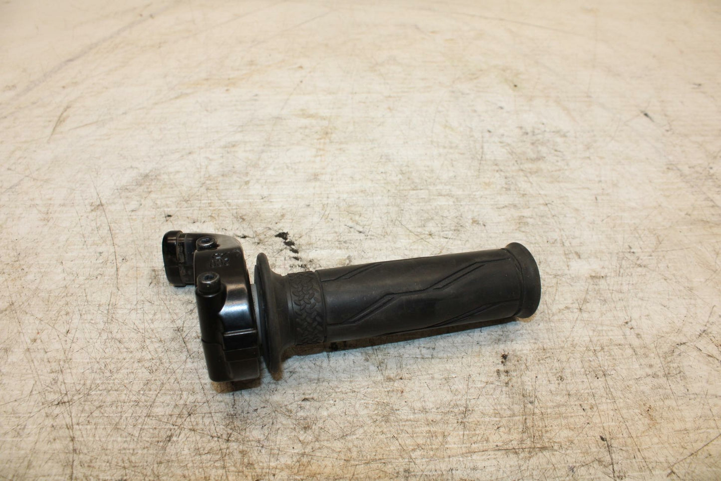 08-16 YAMAHA YZF R6 THROTTLE CABLE LINE HOUSING GUIDE BB365