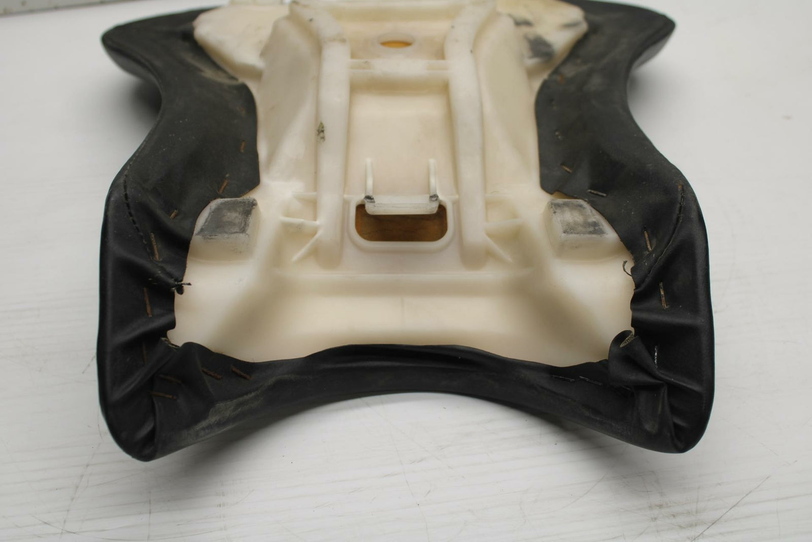 06 YAMAHA YZF R1 FRONT DRIVERS SEAT PAD SADDLE PILLION BB282