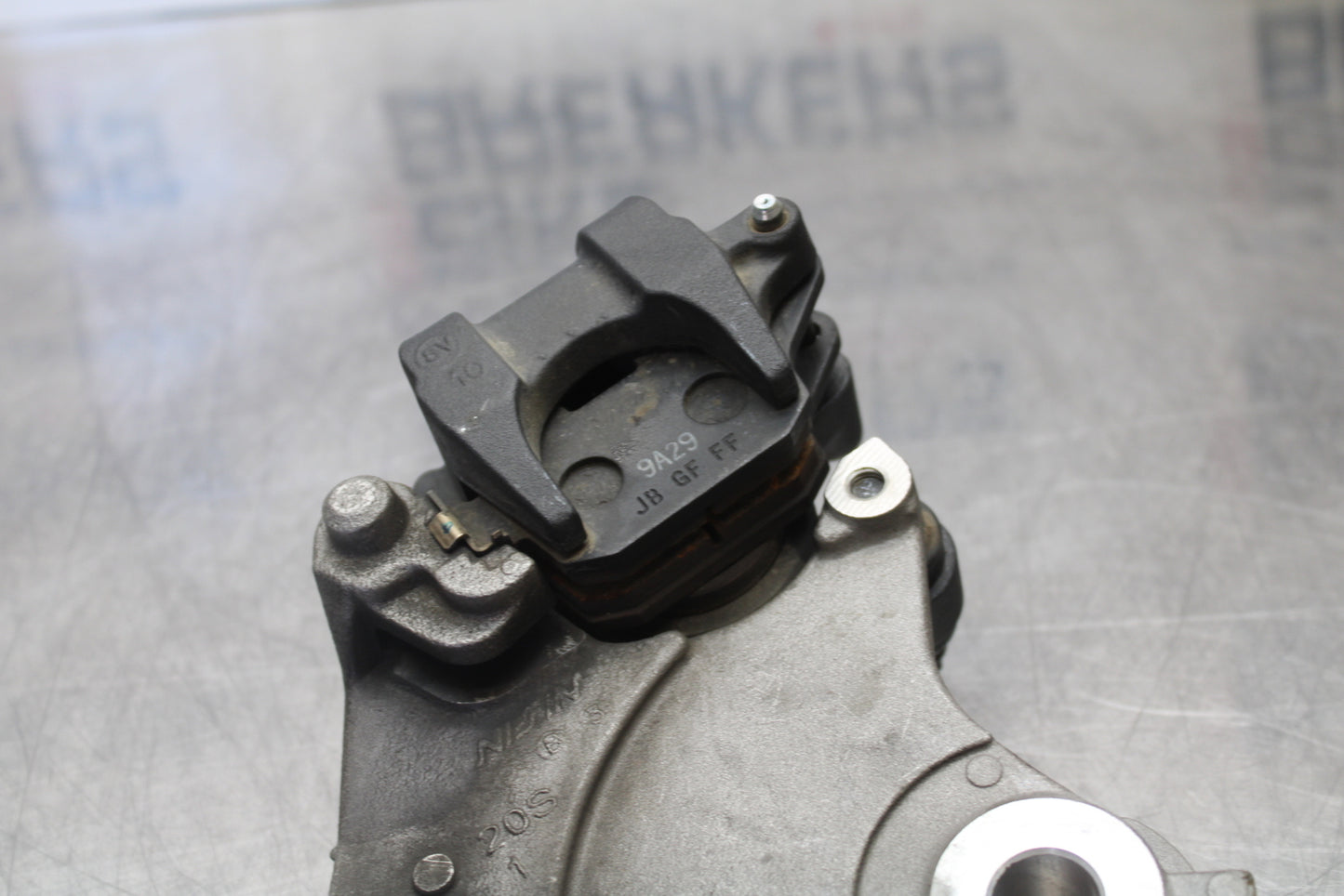 09-15 YAMAHA FZ6R REAR BACK BRAKE CALIPER W MOUNT BRACKET BB161