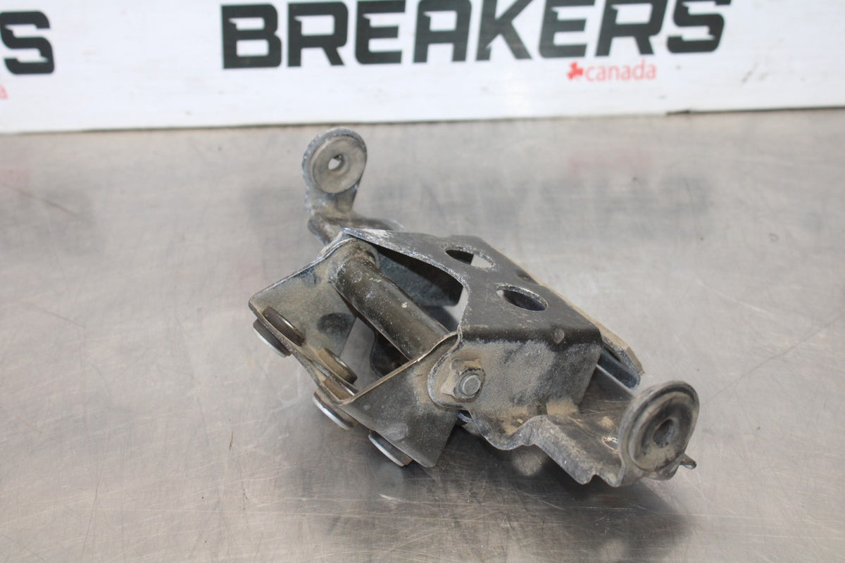 97-00 SUZUKI GSXR600 SRAD GAS TANK FUEL PETROL RESERVOIR BRACKET MOUNT BB921