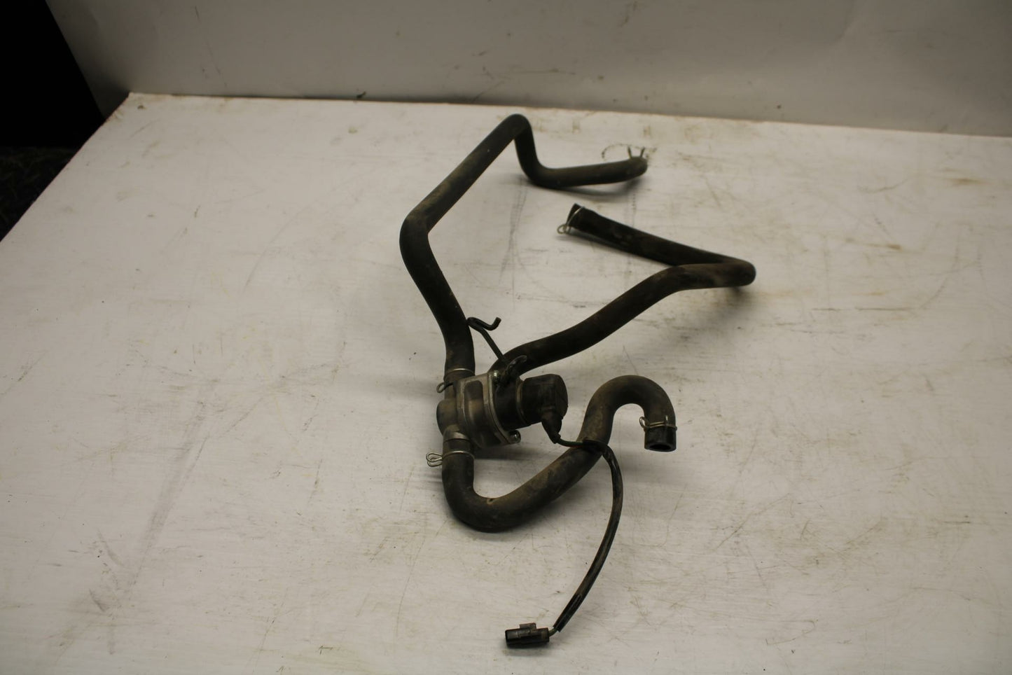05-07 HONDA VTX1800F2 AIR VALVE SOLENOID TOP ENGINE SWITCH SENSOR BB351