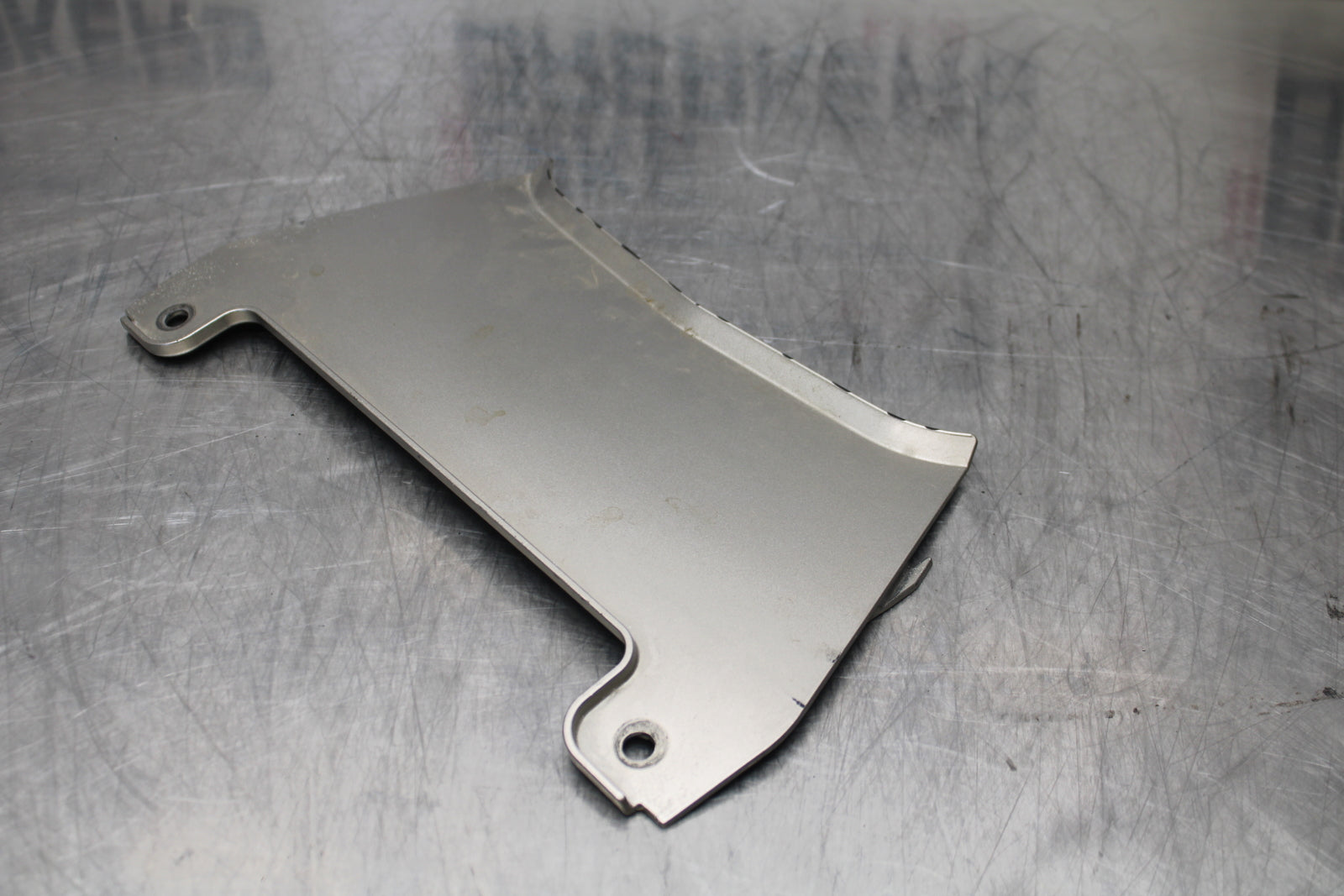 04-05 KAWASAKI NINJA ZX10R CENTER REAR BACK TAIL FAIRING COVER BB163