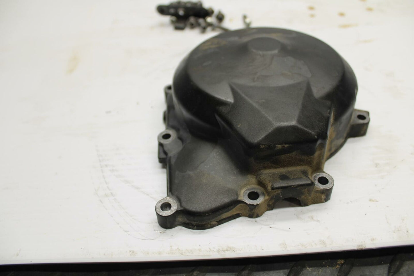 08-16 YAMAHA YZF R6 STATOR MAGNETO ALTERNATOR GENERATOR COVER BB273