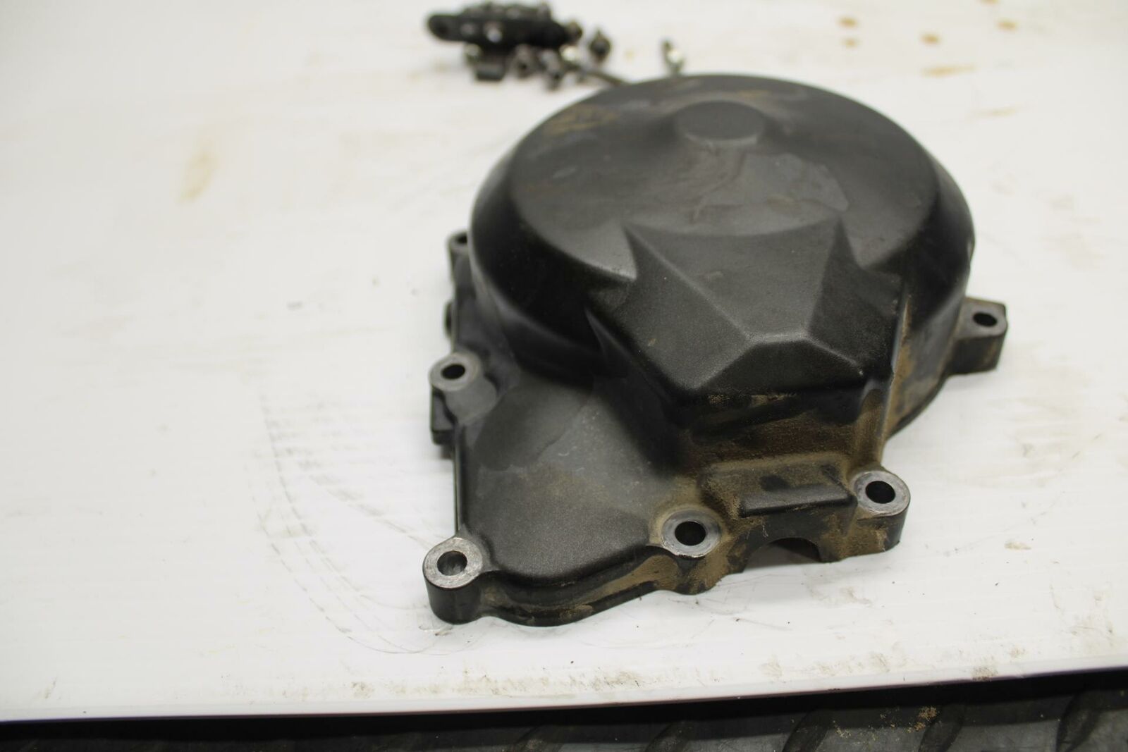 08-16 YAMAHA YZF R6 STATOR MAGNETO ALTERNATOR GENERATOR COVER BB273