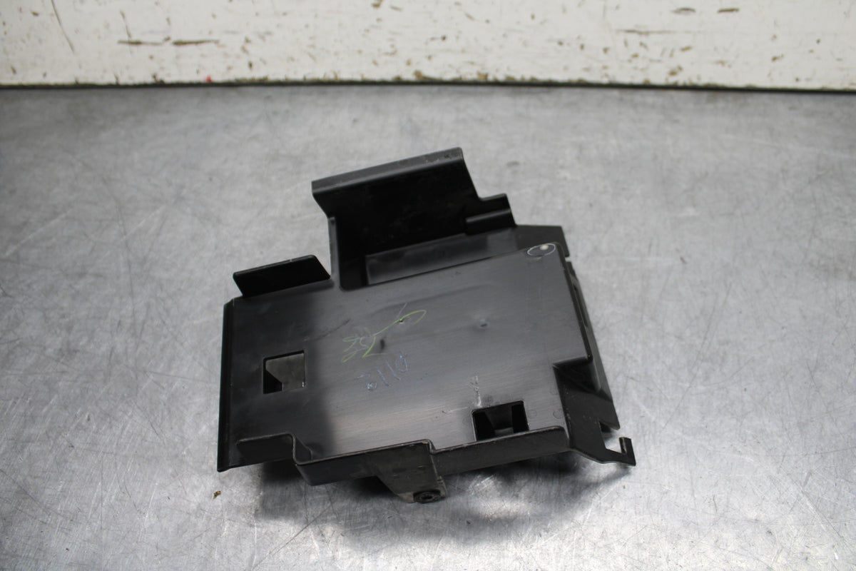 24 KAWASAKI NINJA 500 ABS ECU COVER / RELAY MOUNT BB730