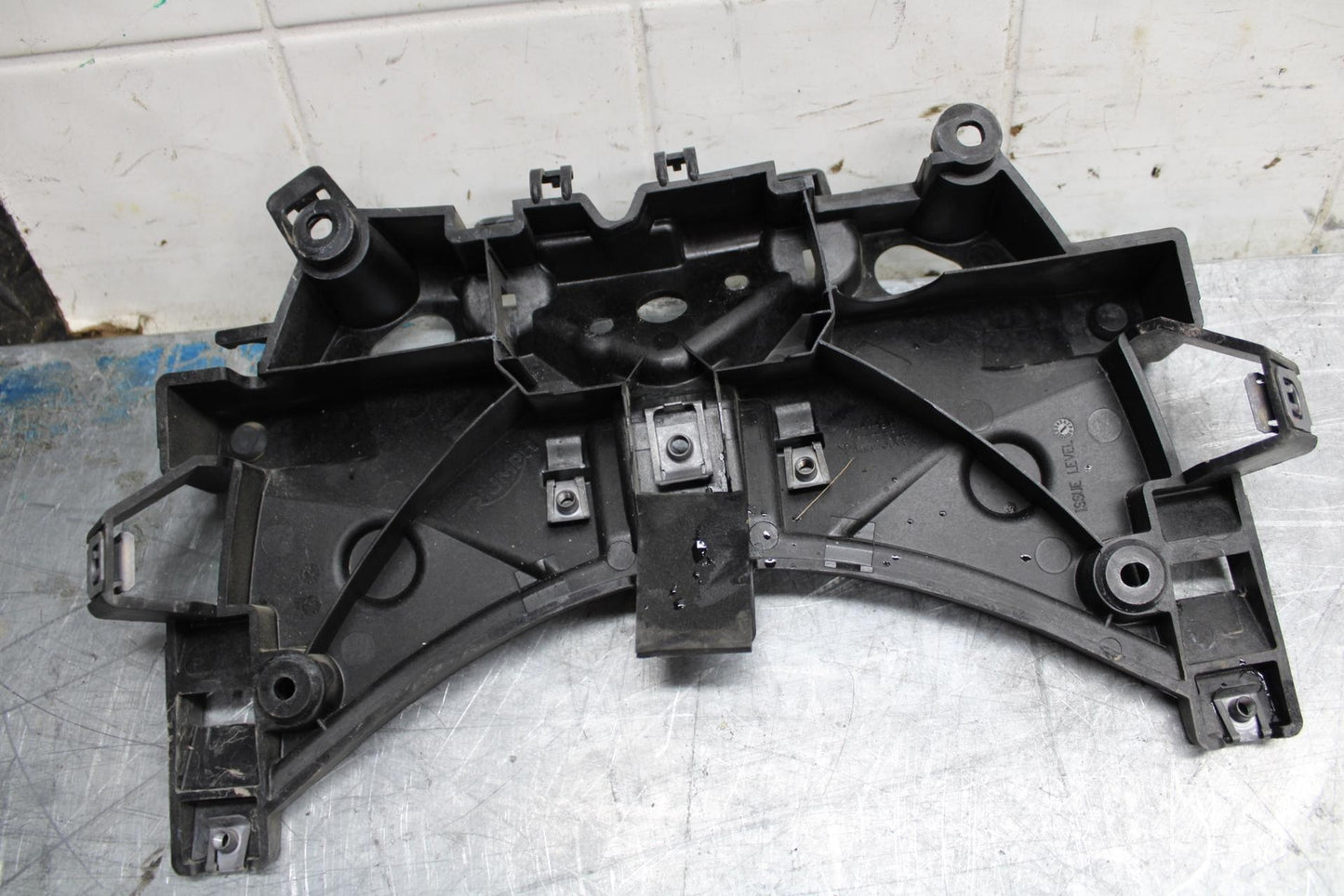 17-21 TRIUMPH STREET TRIPPLE R ABS PLASTIC FAIRING STAY BRACKET bb452