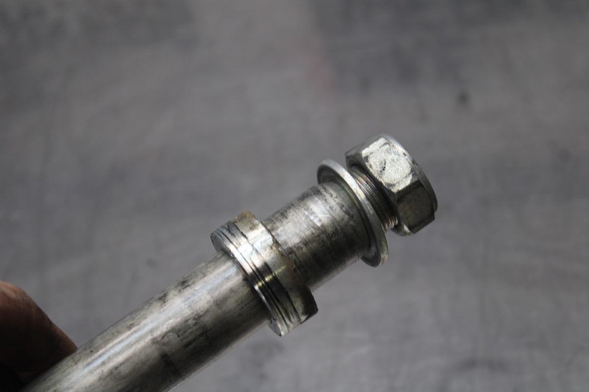17 YAMAHA YZF R6 REAR AXLE BACK WHEEL RIM PIVOT BOLT AXEL BB922