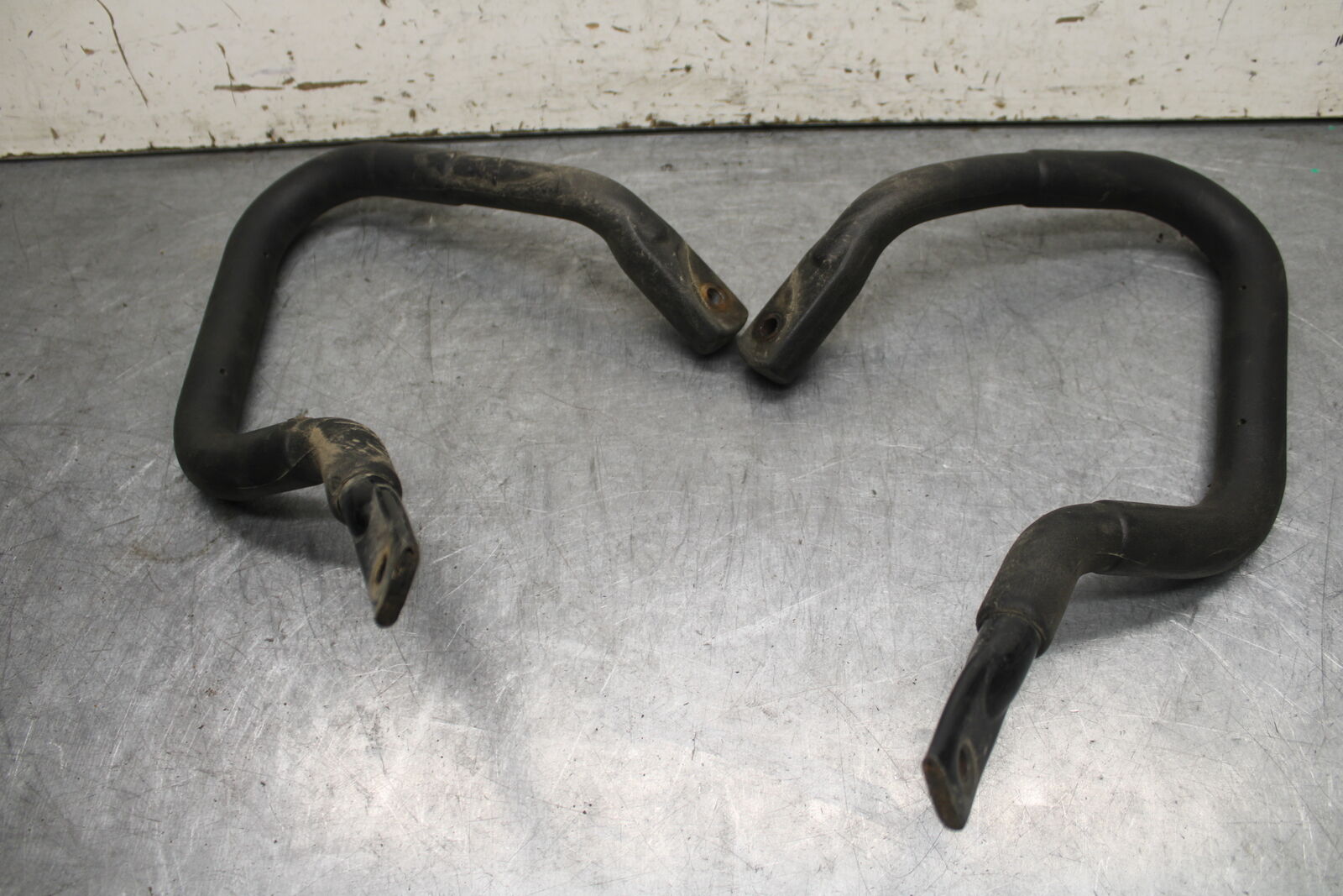 05-06 YAMAHA ROYAL STAR PASSENGER REAR SEAT GRAB BAR HANDLE SET BB697
