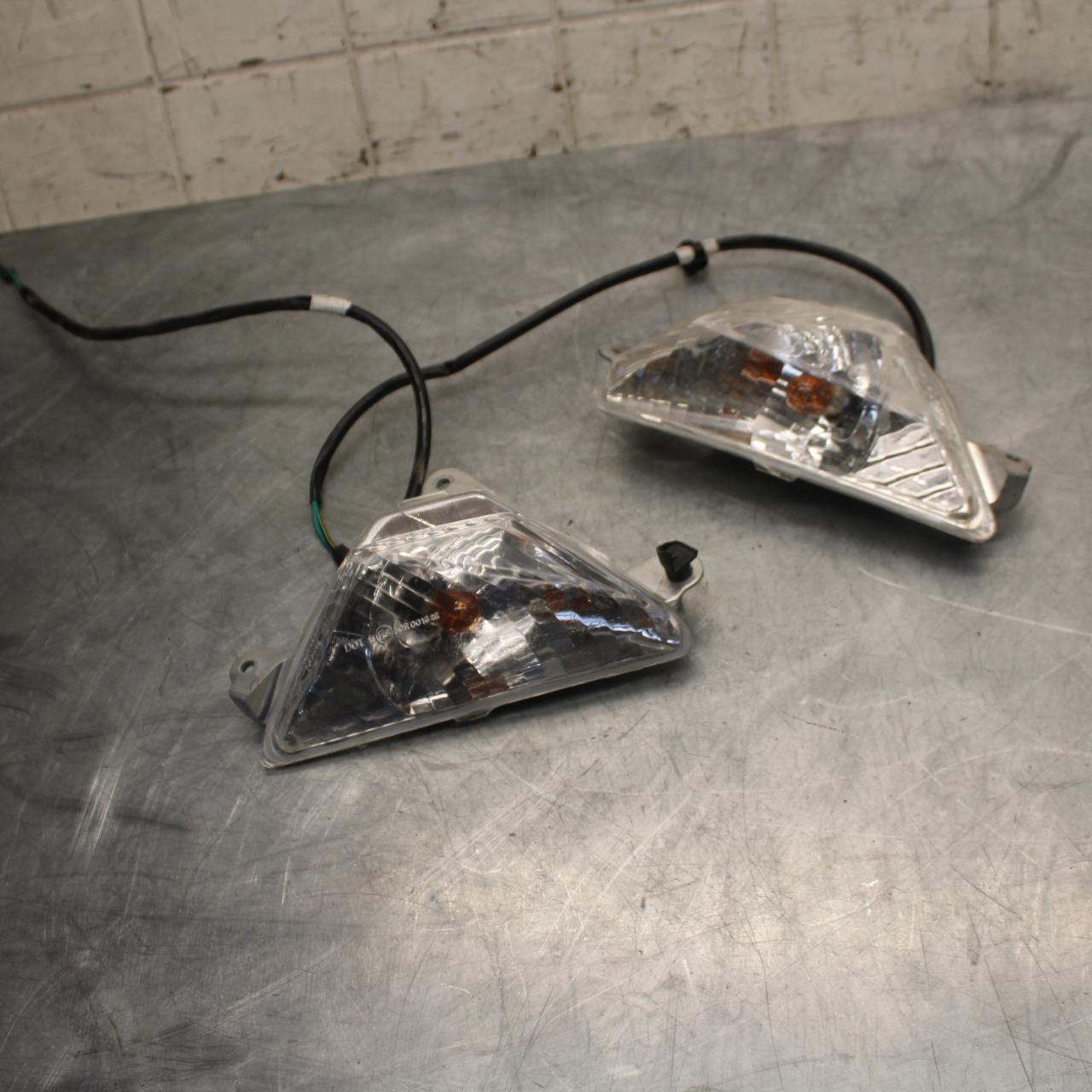 2014 Kawasaki Ninja 300 EX300B ABS FRONT LEFT RIGHT TURN SIGNALS LIGHT BB518