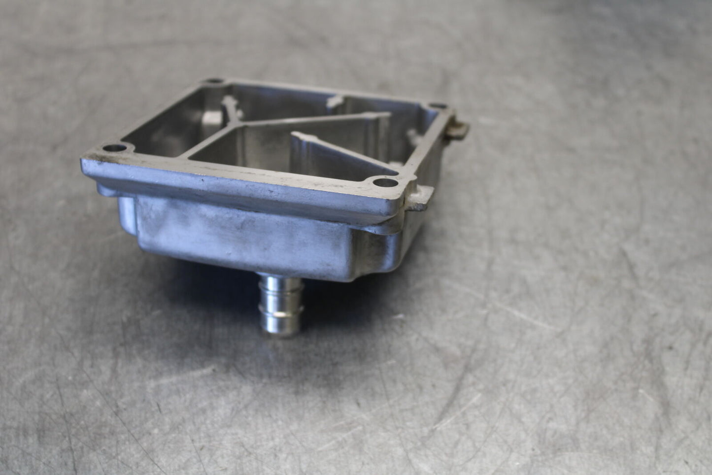08-09 YAMAHA YZF R6S ENGINE MOTOR CRANKCASE COVER  BB690