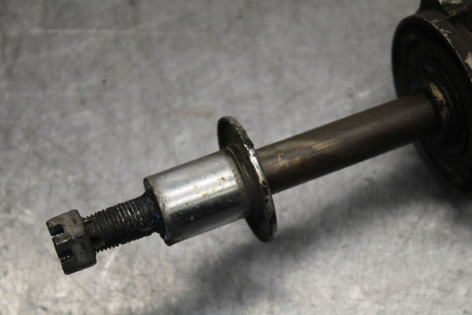 85-86 SUZUKI MADURA 1200 FRONT WHEEL RIM AXLE PIVOT BOLT  BB691