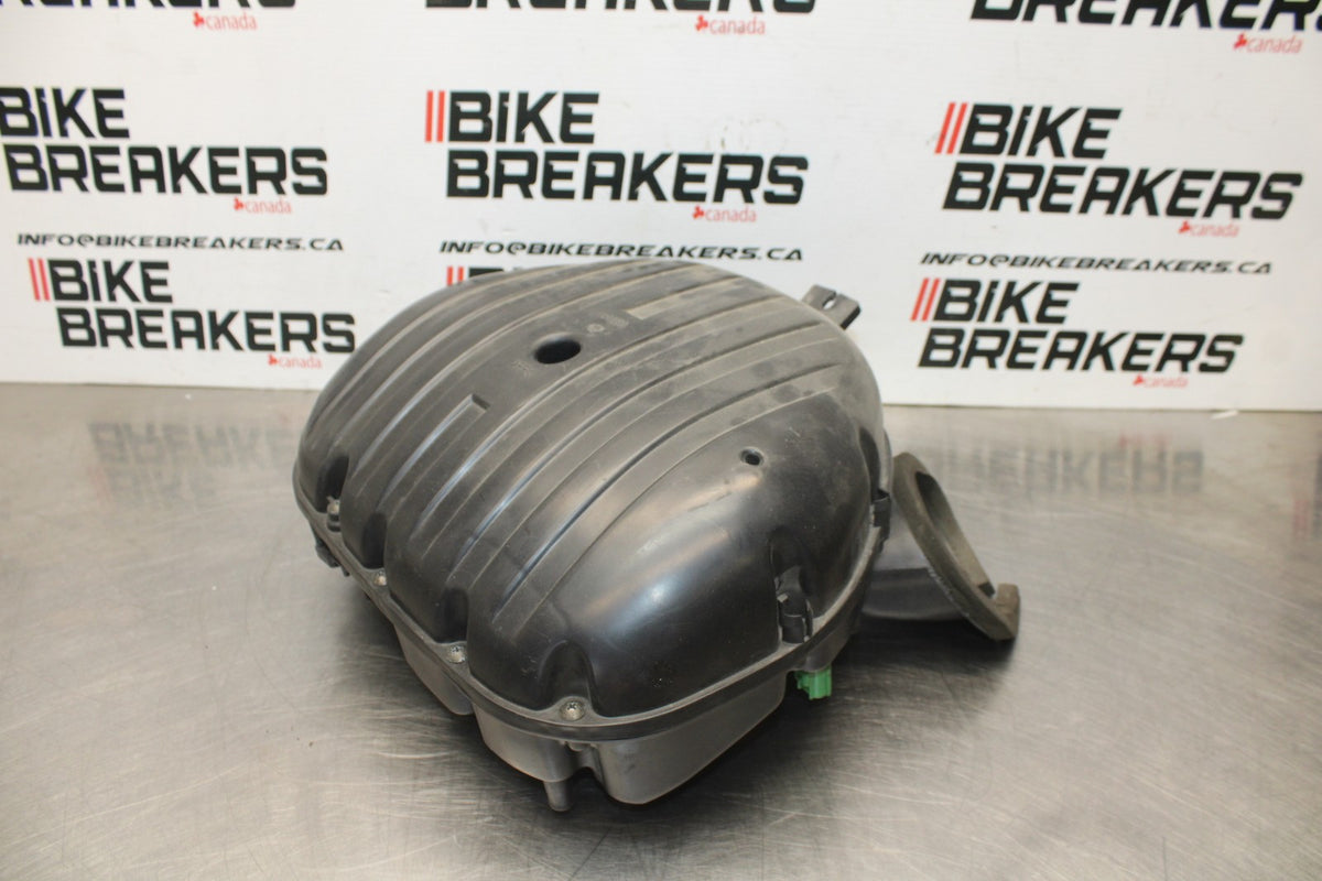 05-06 SUZUKI GSXR1000 AIRBOX AIR INTAKE FILTER BOX BB857