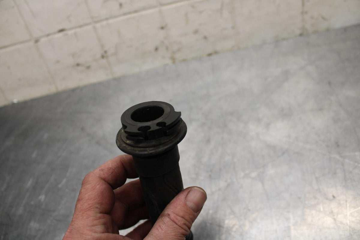 09-14 YAMAHA YZF R1 RIGHT THROTTLE GRIP 4C8-26240-00-00 BB471