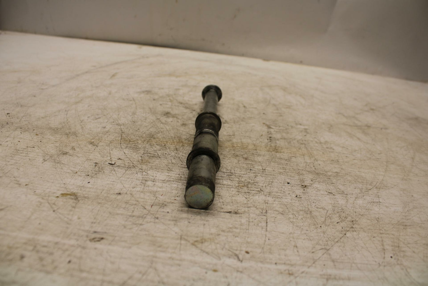 06-21 KAWASAKI VULCAN 900 FRONT WHEEL RIM AXLE PIVOT BOLT BB363