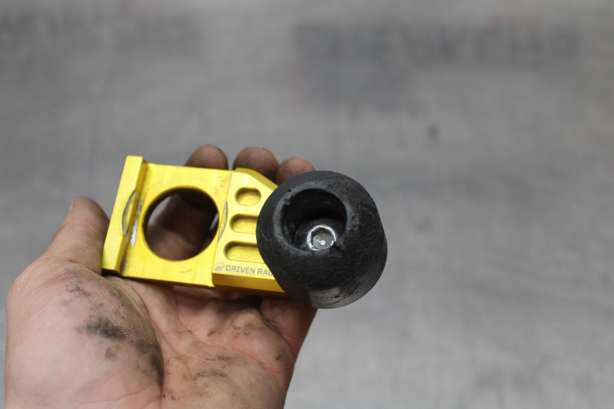 17 YAMAHA YZF R6 DRIVEN RACING REAR BACK WHEEL AXEL BLOCKS  BB922