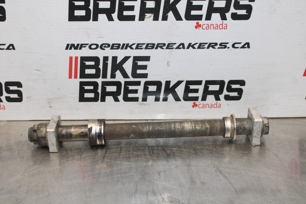 98 KAWASAKI NINJA ZX6 REAR AXLE BACK WHEEL RIM PIVOT BOLT AXEL BB870