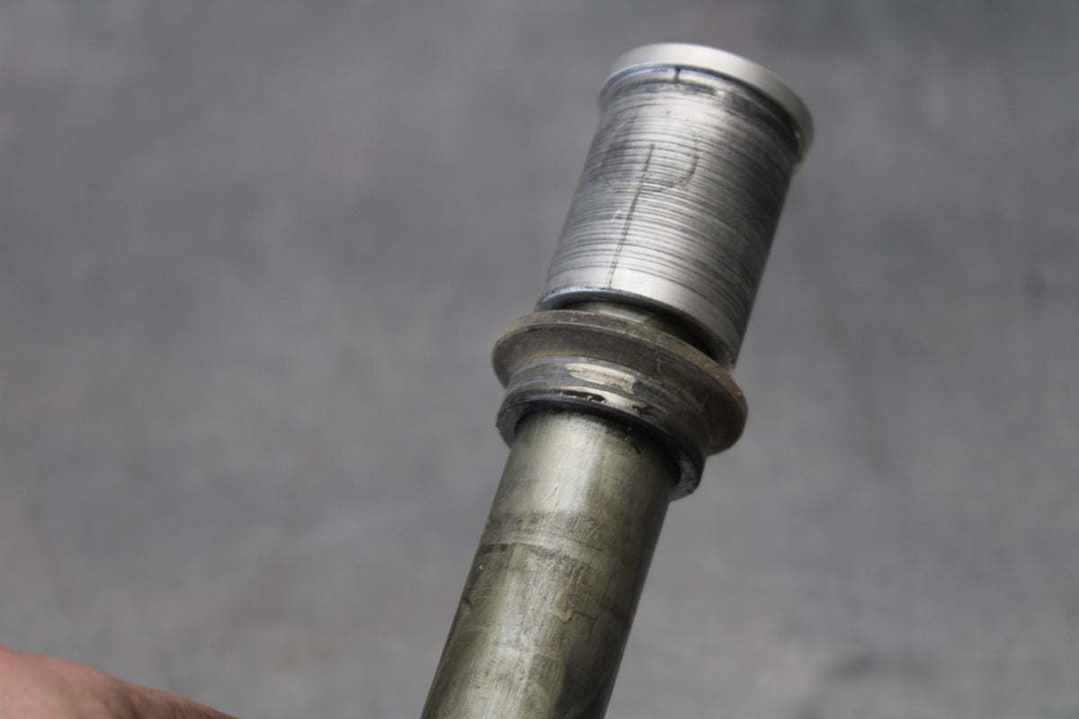 09 KAWASAKI CONCOURS 14 ZG1400B FRONT WHEEL RIM AXLE PIVOT BOLT BB875