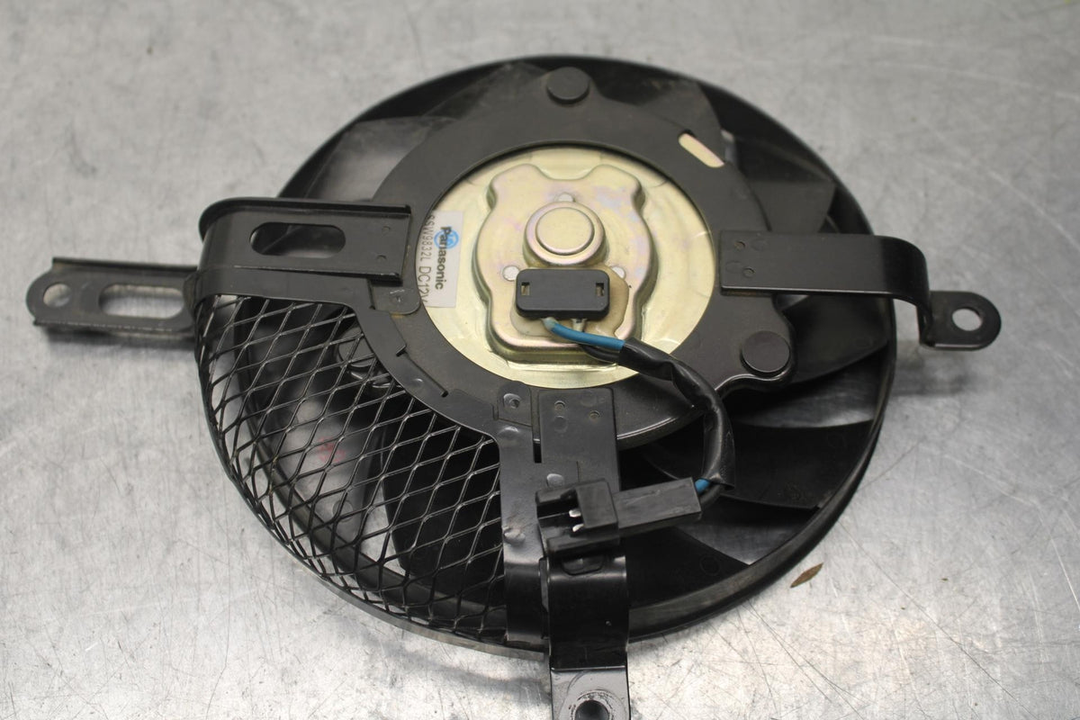 18 SUZUKI GSXR750 ENGINE RADIATOR COOLING FAN 17800-14J01 BB80