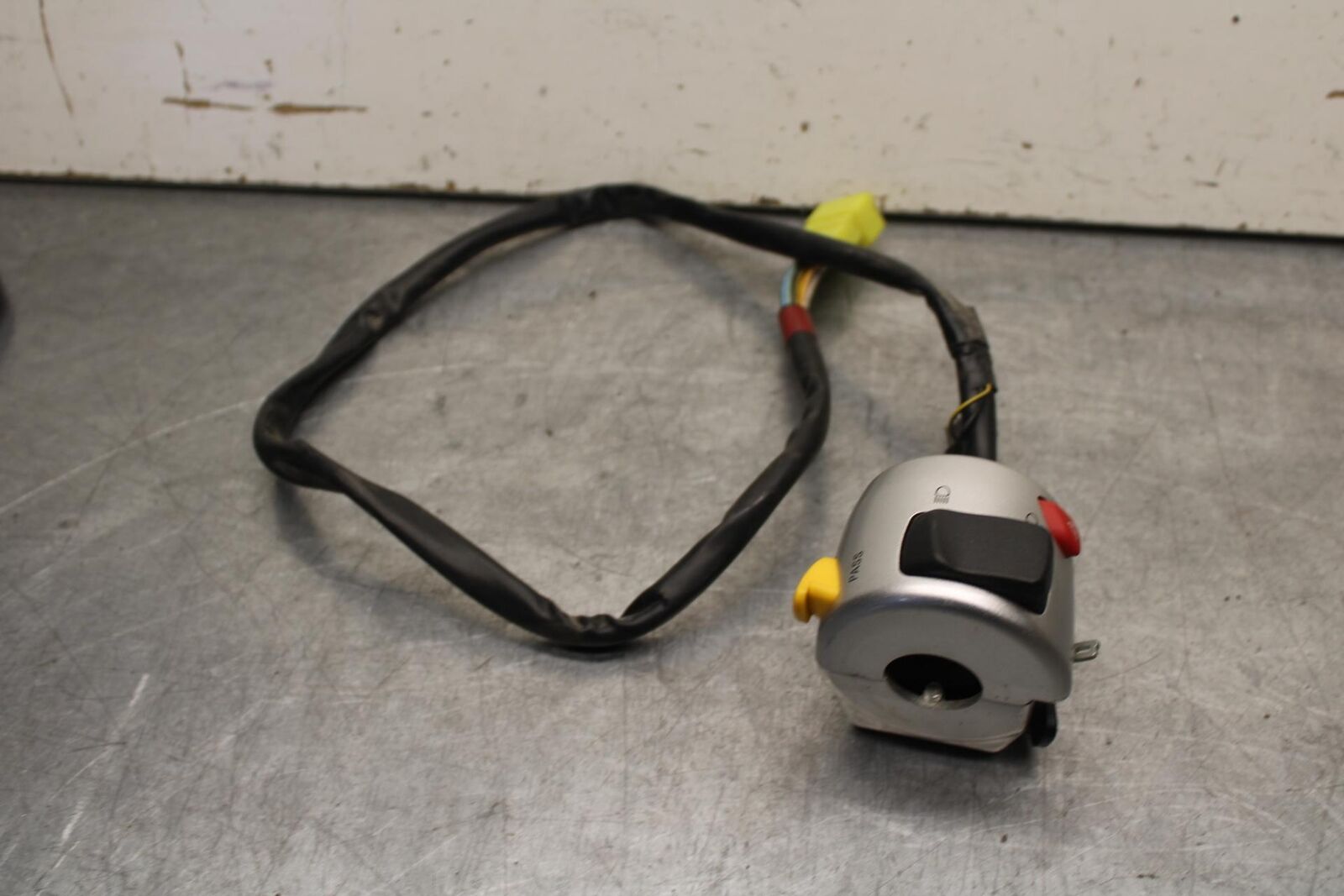 2013 Suzuki Boulevard C50T LEFT CLIP ON HANDLE HORN SIGNALS SWITCH  BB625