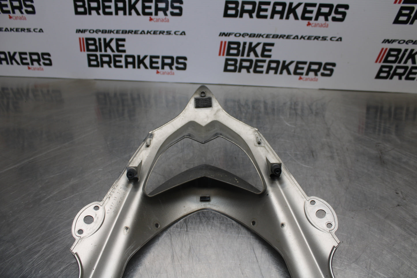 04-05 KAWASAKI NINJA ZX10R FRONT CENTER COWL FAIRING BB163