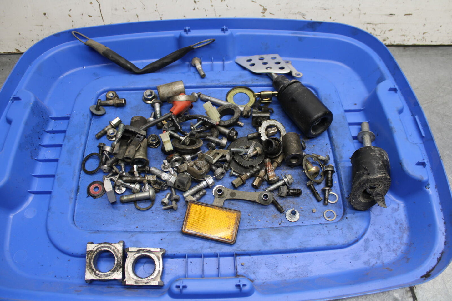 05-06 HONDA CBR600RR MOUNTING BOLTS HARDWARE MOTOR SCREWS BB739