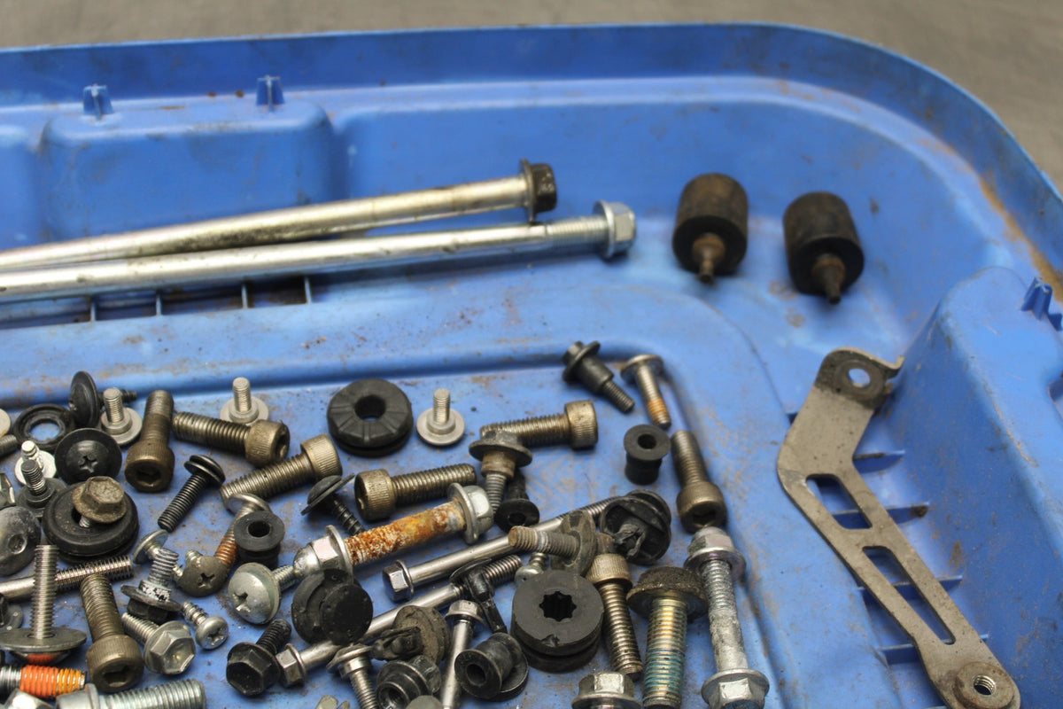 11-26 SUZUKI GSXR750 MOUNTING BOLTS HARDWARE SCREWS BB900
