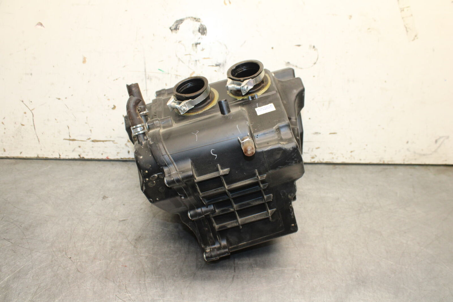 19-24 YAMAHA R3 AIRBOX AIR INTAKE FILTER BOX BB736
