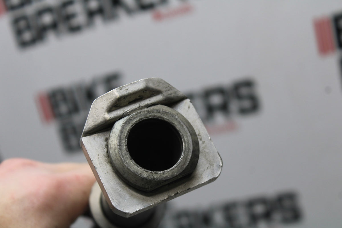 09 SUZUKI GSXR1000 REAR AXLE BACK WHEEL RIM PIVOT BOLT AXEL BB777